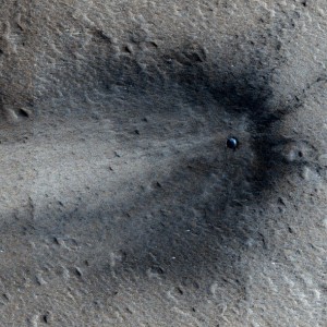 写真2. 周回衛星で発見された最近の隕石衝突によってできた衝突クレータ
