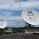 KDDI山口衛星通信センター内にある直径32mの電波望遠鏡と直径34mの電波望遠鏡